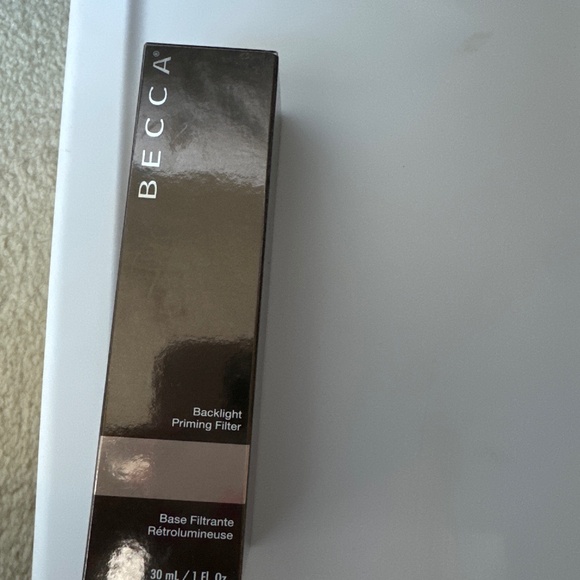 BECCA Backlight Priming Filter - Picture 1 of 3